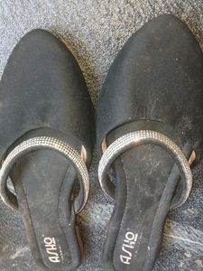 Elegant Black Embellished Flats
