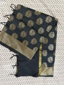 Elegant Black &amp; Gold Dupatta