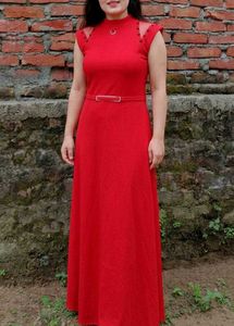 😍Chic Red🍒 Sleeveless Dress ✨with Studs