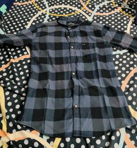 Men's Plaid Button-Up Shirt