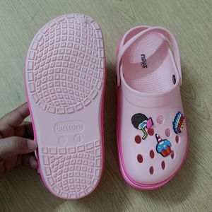 New Trendy &amp; Lightweight Clogs For Women Size-4