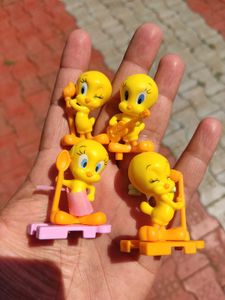 Set of 4 Tweety Bird Mini Figures