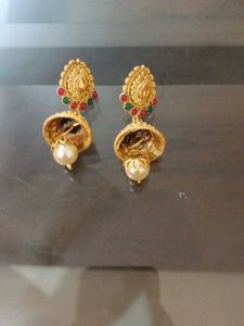 Elegant Gold Tone Necklace &amp; Earring Set