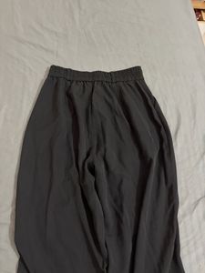 Chic Black Wide-Leg Trousers