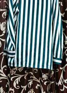 Striped Satin t shart no offer please 🙏
