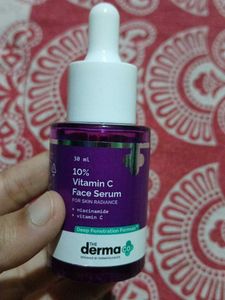 derma co vitamin face brightening serum