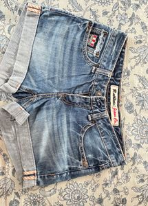 Distressed mini Denim Shorts