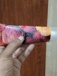 Oriflame Hand Cream With Peach Extract
