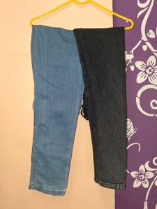 2 Pairs of Women's Jeans