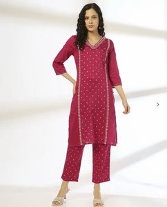 Stylish Magenta Kurta Set with White Polka Dots