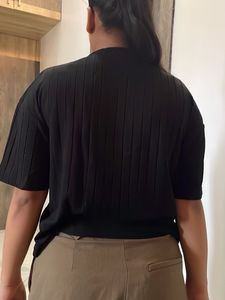 Chic Black Ribbed Knit Tee