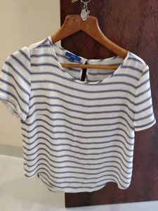 Chic Striped Cropped Top