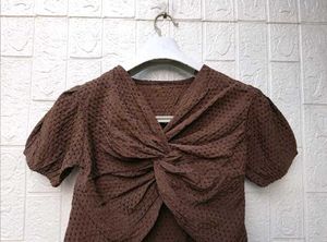 New with tag Chic Brown Puff Sleeve Crop Top