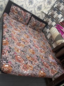 Floral Print Bedsheet Set