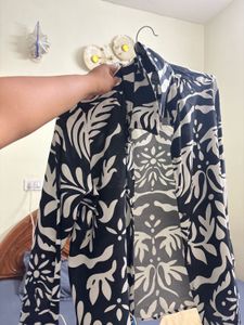 Stylish Black &amp; White Printed Shirt