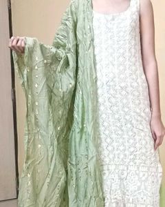 Elegant White Kurta Set with Green Dupatta