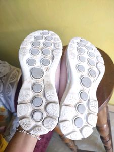 CASUAL SHOES
