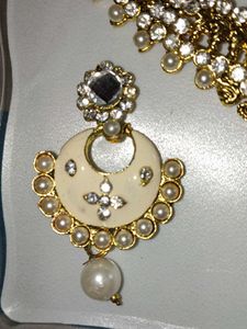 Elegant White, cream &amp; Golden Jewellery Set