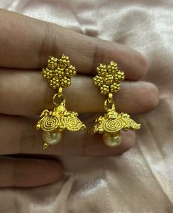 Anti-Tarnish Elegant Gold Pearl Jhumka Earrings