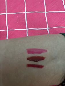 Set Of 3 lipisticks,pink,mehrune,brown
