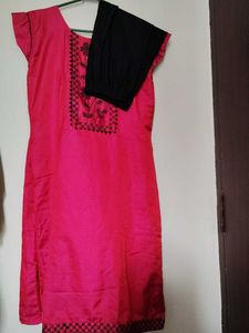 Vibrant Pink Kurta Set with Floral Embroidery