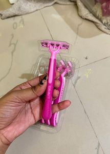 Pink Gillctte hair Razors (Set of 3)