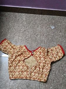streched blouse back open, it's new