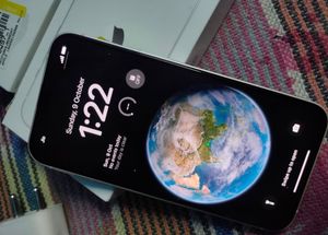Apple iPhone - Like New Condition