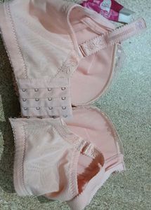 Women's Pink Lace Padded Bra