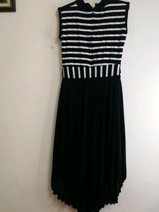 Chic Black &amp; White Striped Dress