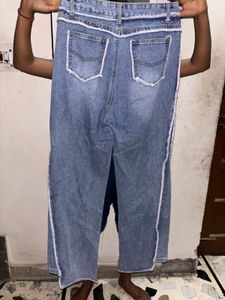 women trendy jeans