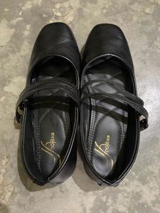 Chic Black Ballerina Flats