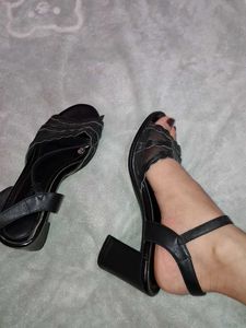 Stylish Black Wedge Sandals