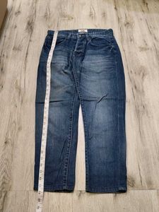Ma4472 Levi's jeans waist 28 inches