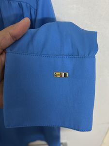 Elegant Blue Long-Sleeve Blouse