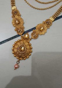 Elegant Gold Necklace and Earring Set