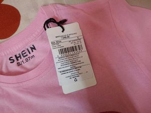 SHEIN Pink Heart Graphic Tee