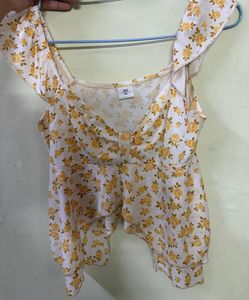 Ruffle Sleeve Ditsy Floral Top - Size : XS