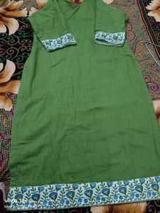 Green Kurta with Floral Embroidery