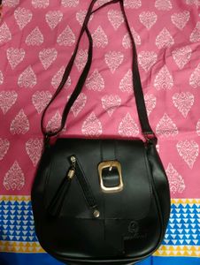 Stylish Black slingbag