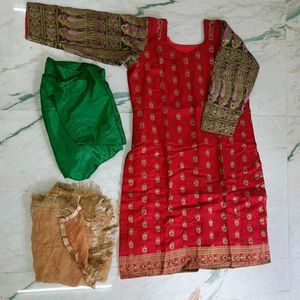 banarsi Red Kurta Set with Green Bottom