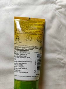 Everyuth Tulsi Turmeric Face Wash