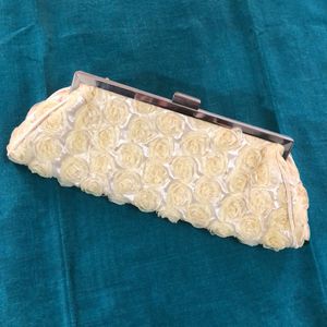 Elegant Cream Rose Clutch ✨✨