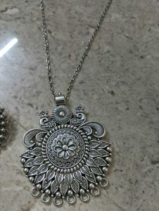 Silver Tone Jewelry Set