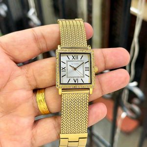 GUESS GW0997L2 – MODERN GOLDEN ELEGANCE ✅*