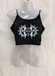 18286. Unique Sun &amp; Moon Graphic Crop Top