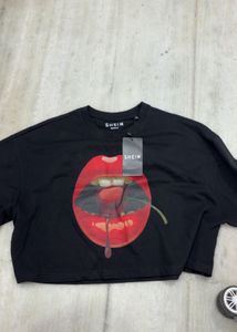 Black Graphic Print Cropped Top