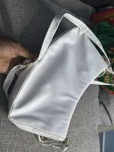 Chic White &amp; Black Patent Handbag