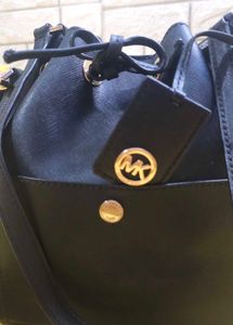 Michael Kors Greenwich Bucket Bag 35T8GGRM6