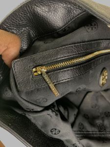 Authentic Tory Burch Black Leather Chain Tote
